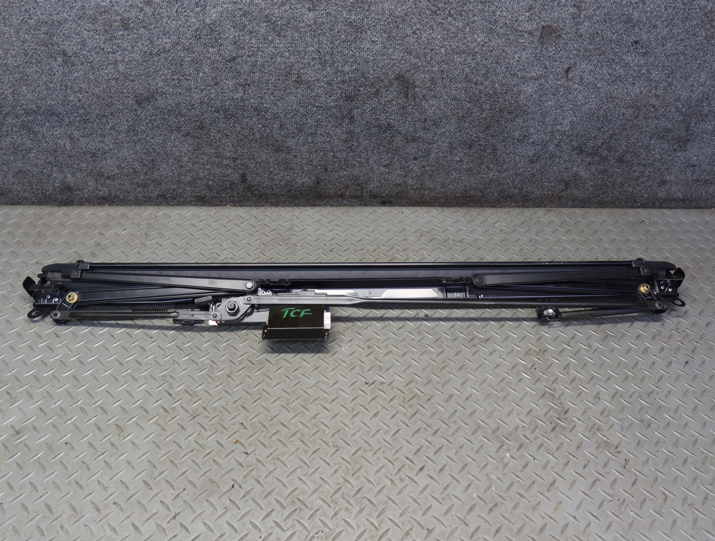 99-01 Toyota Crown JZS175 Rear Back Window Power Sun Shade Glass Cover Blind OEM
