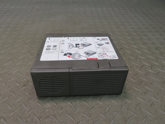 07-15 Audi 4L Q7 Emergency Tire Air Compressor Pump 8P0012615A OEM