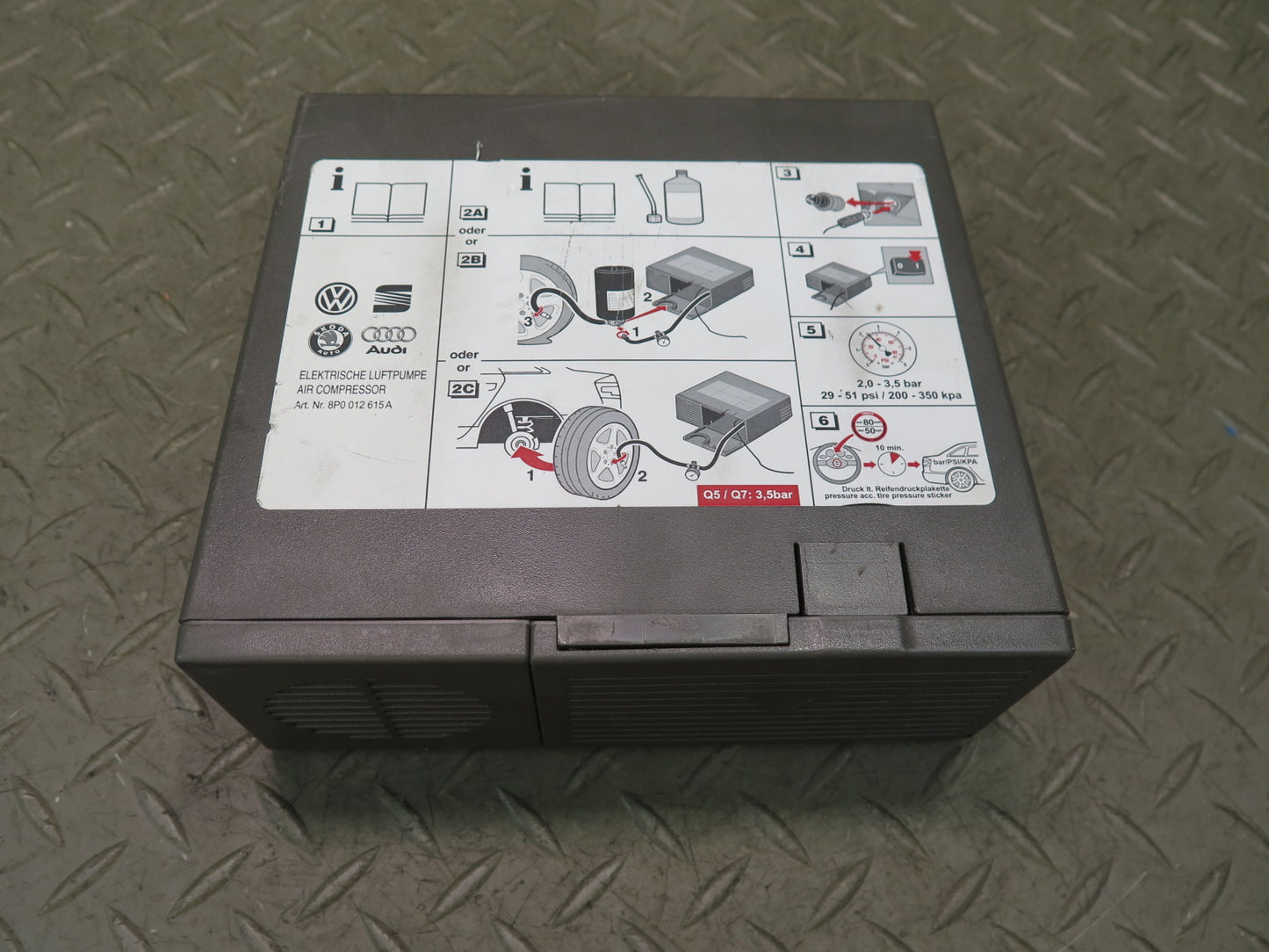 07-15 Audi 4L Q7 Emergency Tire Air Compressor Pump 8P0012615A OEM