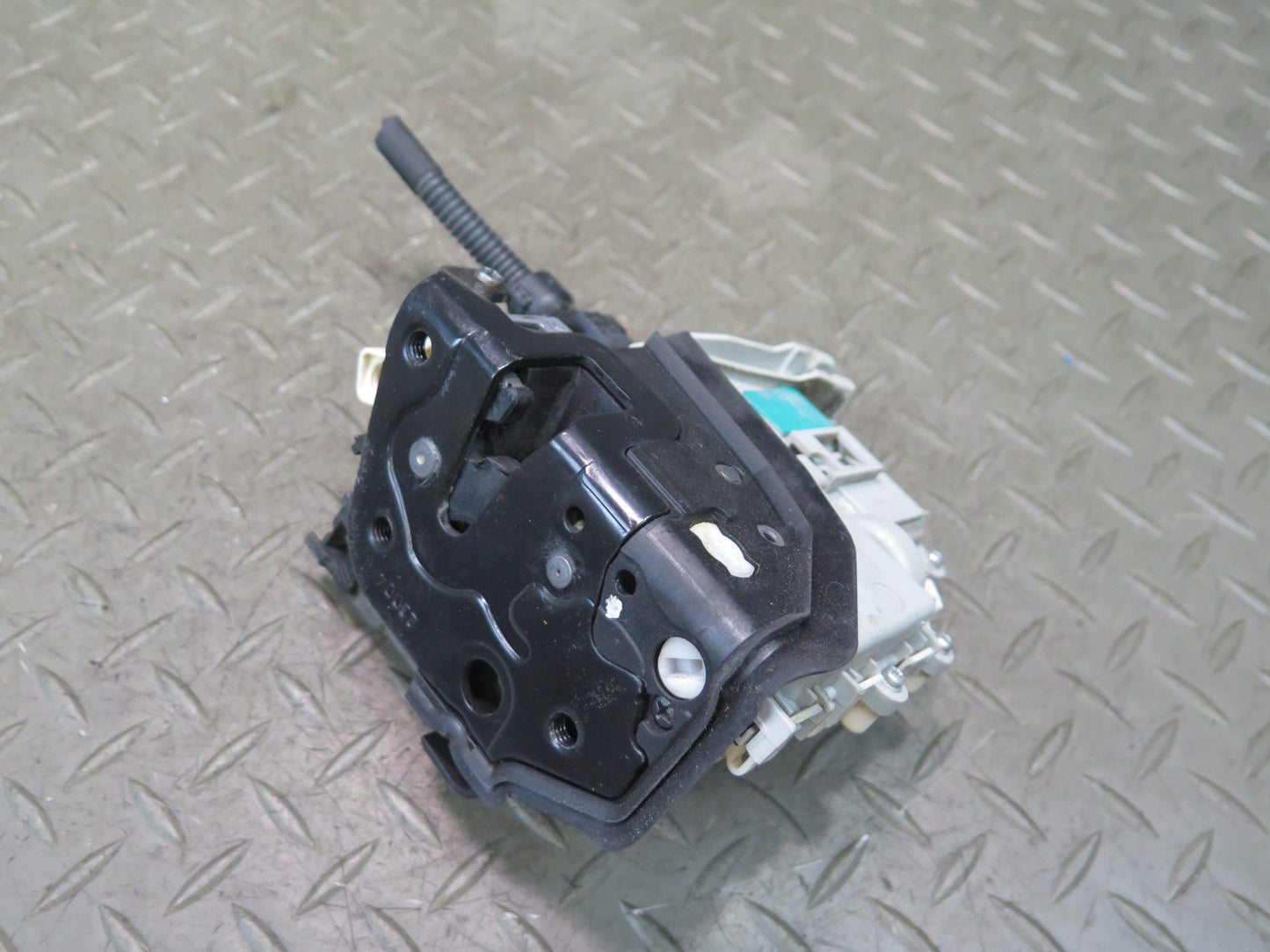 10-15 Audi 4L Q7 Front Right Door Lock Latch Actuator 8J1837016D OEM