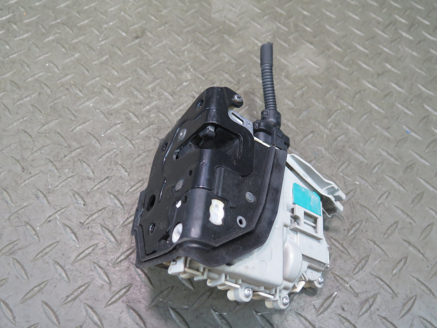 10-15 Audi 4L Q7 Front Right Door Lock Latch Actuator 8J1837016D OEM