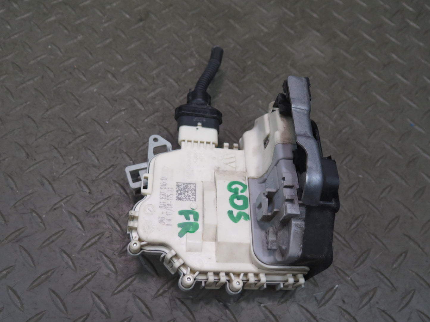 10-15 Audi 4L Q7 Front Right Door Lock Latch Actuator 8J1837016D OEM