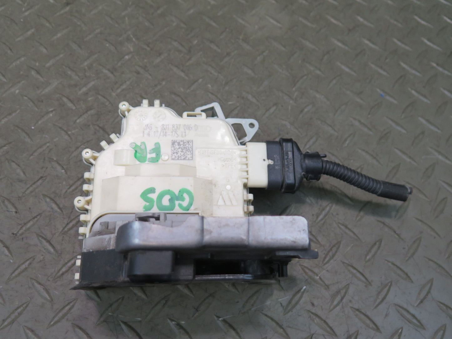 10-15 Audi 4L Q7 Front Right Door Lock Latch Actuator 8J1837016D OEM
