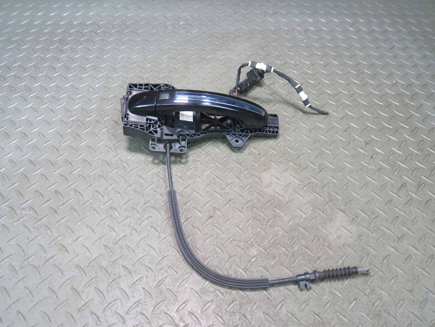 07-15 Audi 4L Q7 Front Right Door Exterior Handle w Keyless Entry OEM