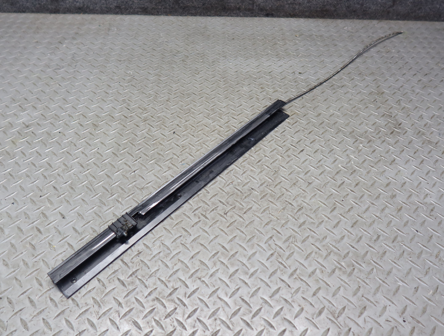 1983-1989 Porsche 928 Sunroof Moonroof Slide Guide Tube Rail Set