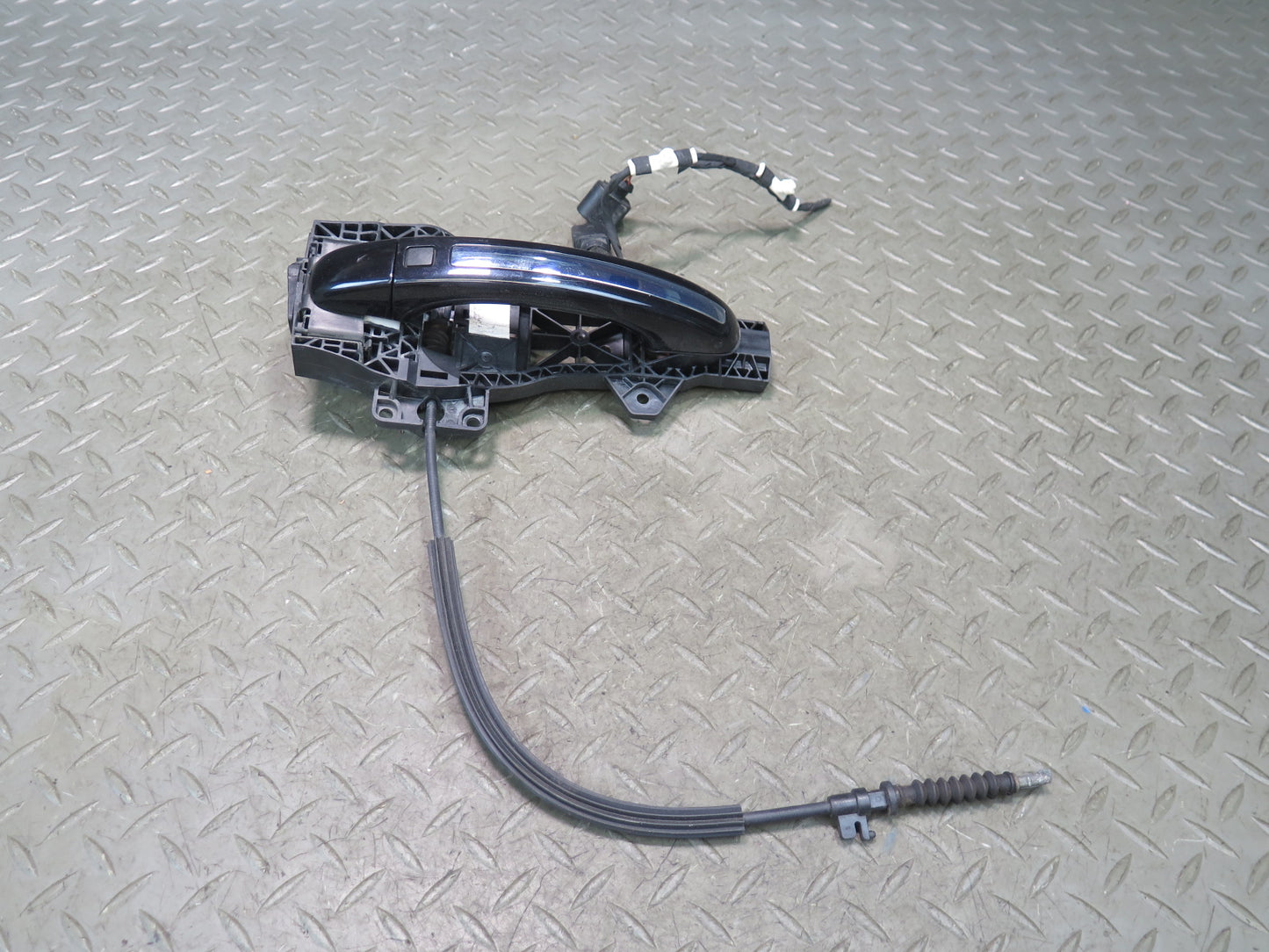07-15 Audi 4L Q7 Front Right Door Exterior Handle w Keyless Entry OEM