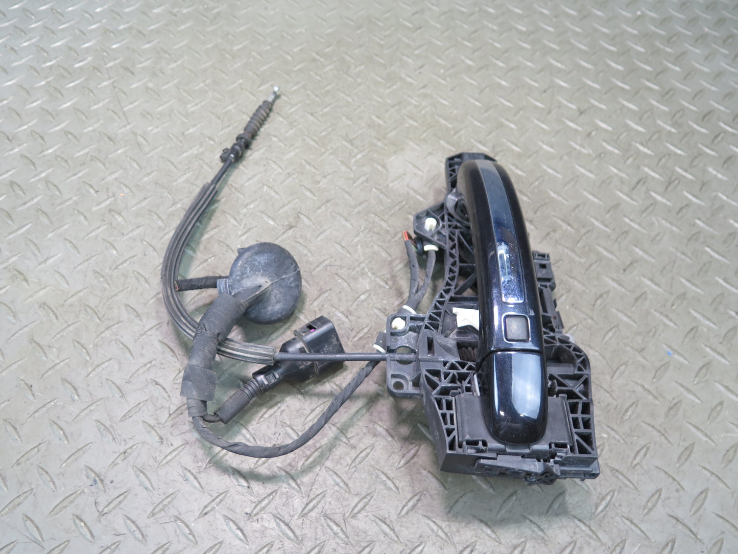 07-15 Audi 4L Q7 Rear Left Door Exterior Handle w Keyless Entry OEM