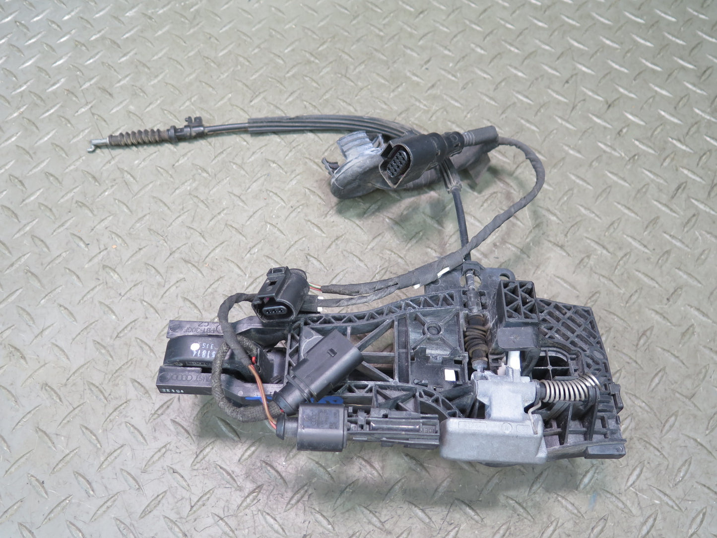 07-15 Audi 4L Q7 Rear Left Door Exterior Handle w Keyless Entry OEM