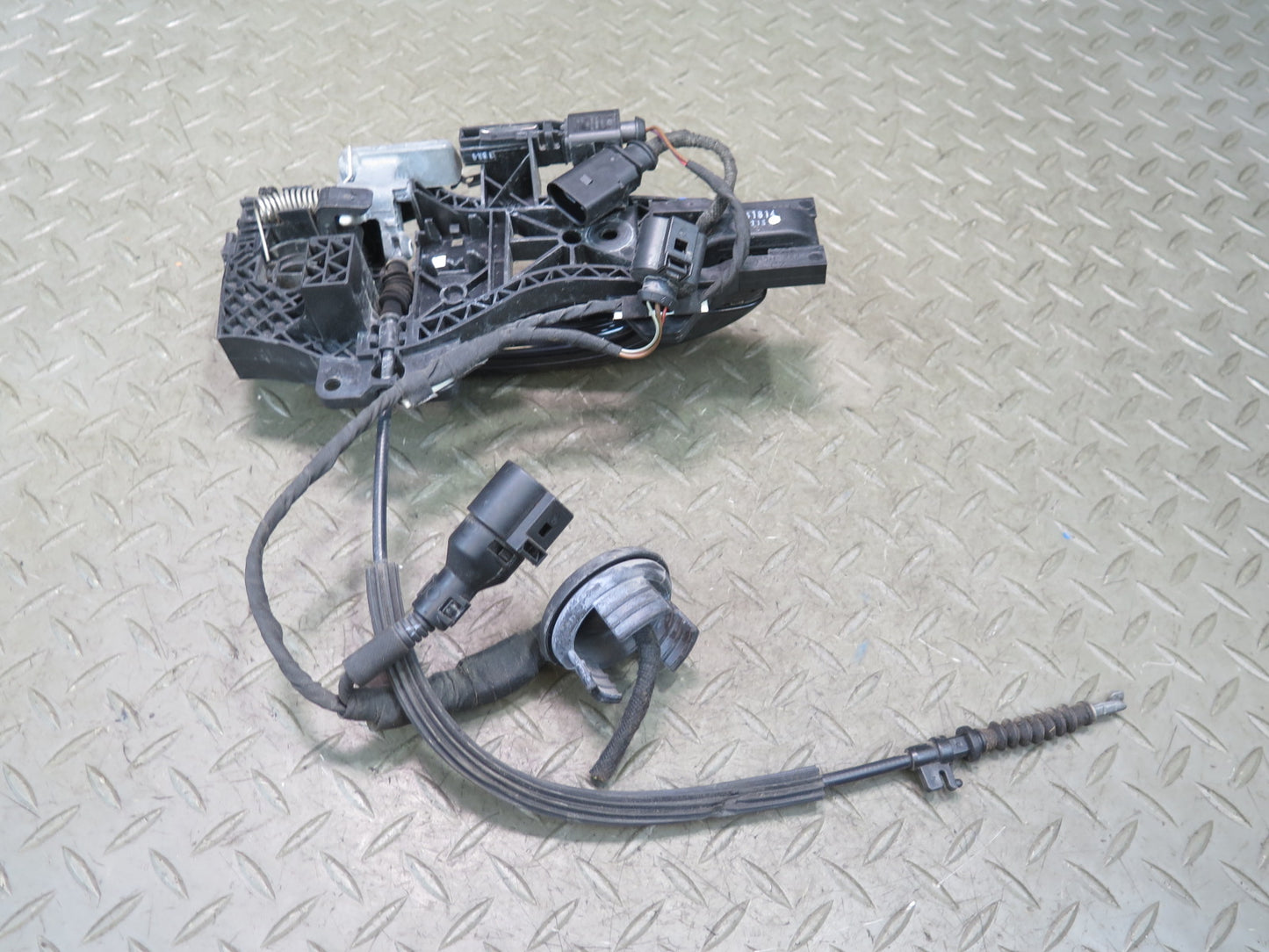 07-15 Audi 4L Q7 Rear Left Door Exterior Handle w Keyless Entry OEM