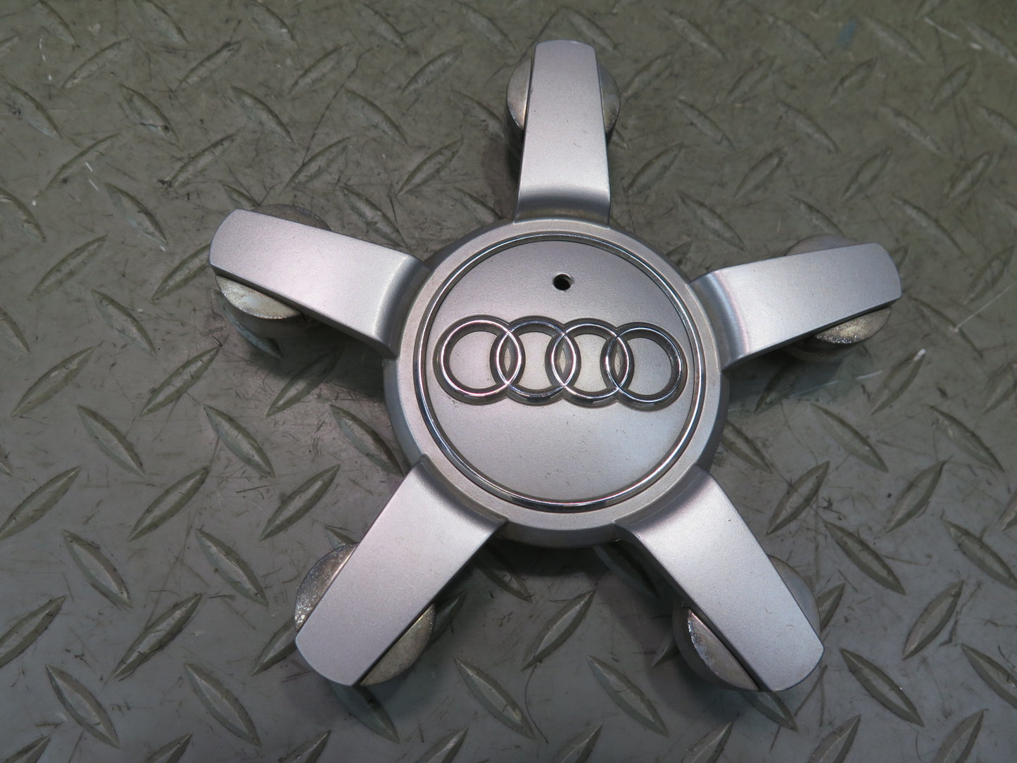 07-15 Audi 4L Q7 Set of 4 Wheel Hub Center Cap Cover 4L0601165D OEM