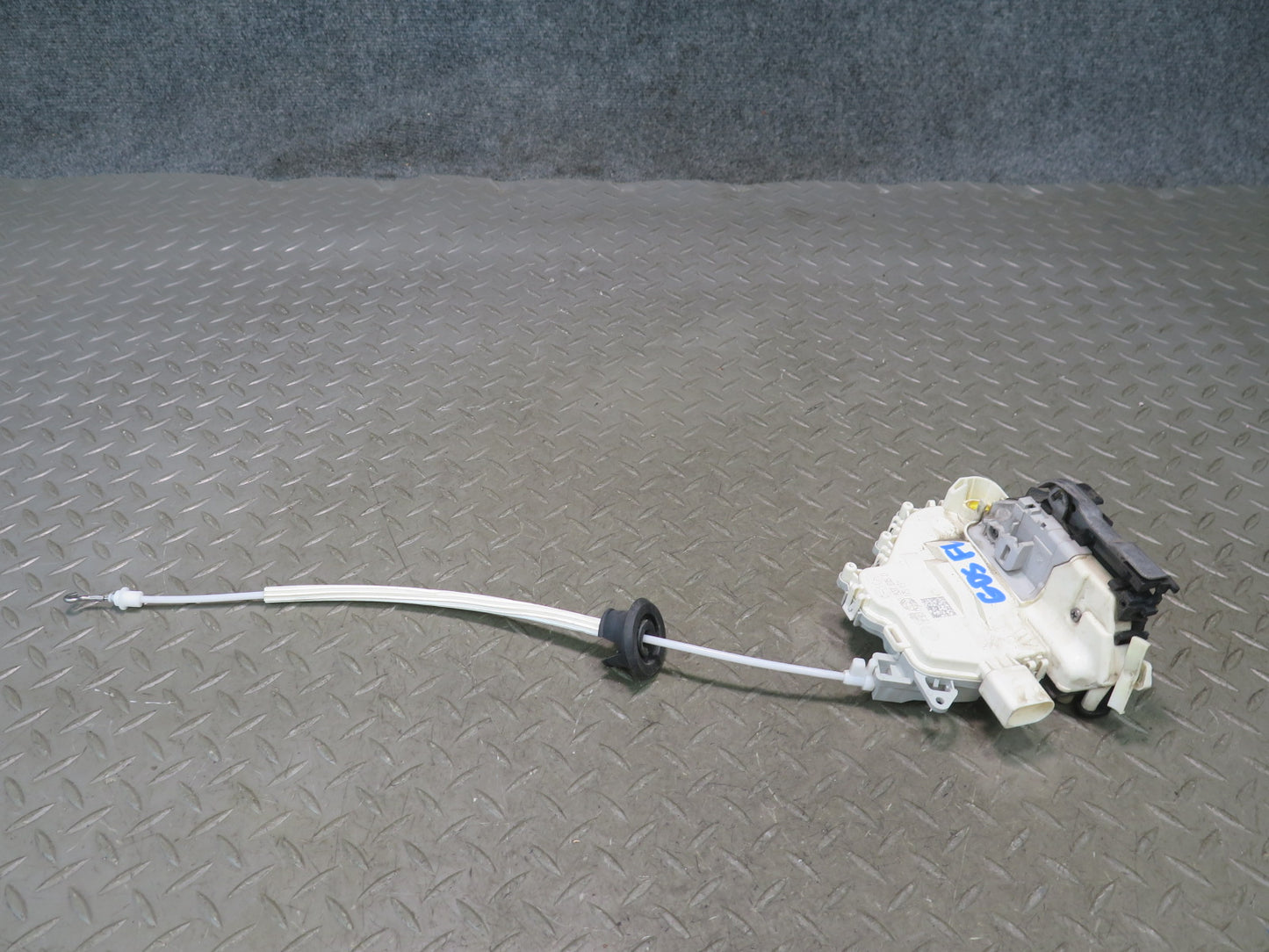 10-15 Audi 4L Q7 Front Left Door Lock Latch Actuator 8J1837015D OEM