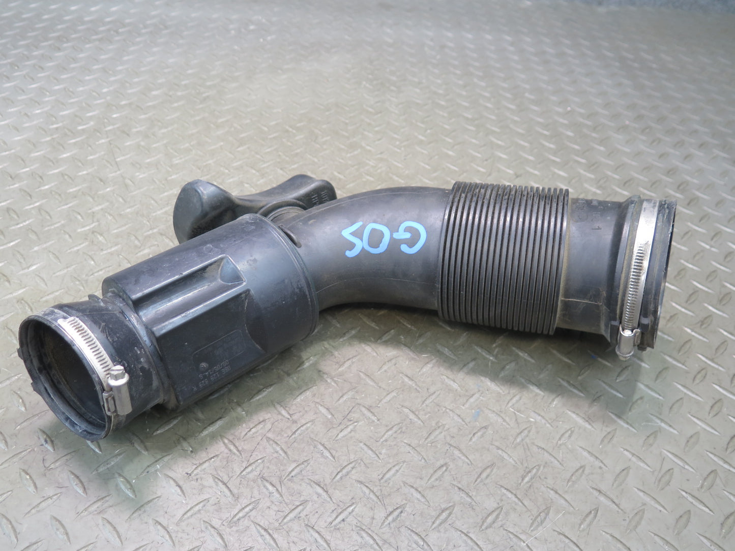 11-15 Audi 4L Q7 3.0L Air Intake Resonator Hose Pipe Line 06E129629R OEM