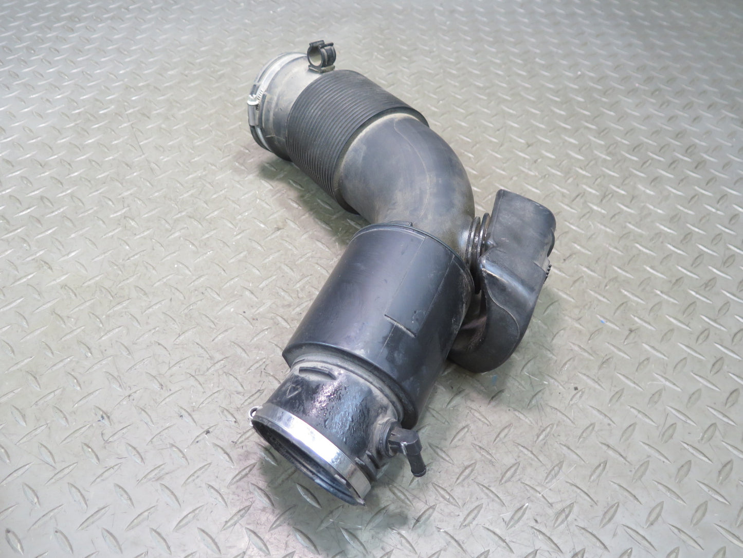 11-15 Audi 4L Q7 3.0L Air Intake Resonator Hose Pipe Line 06E129629R OEM