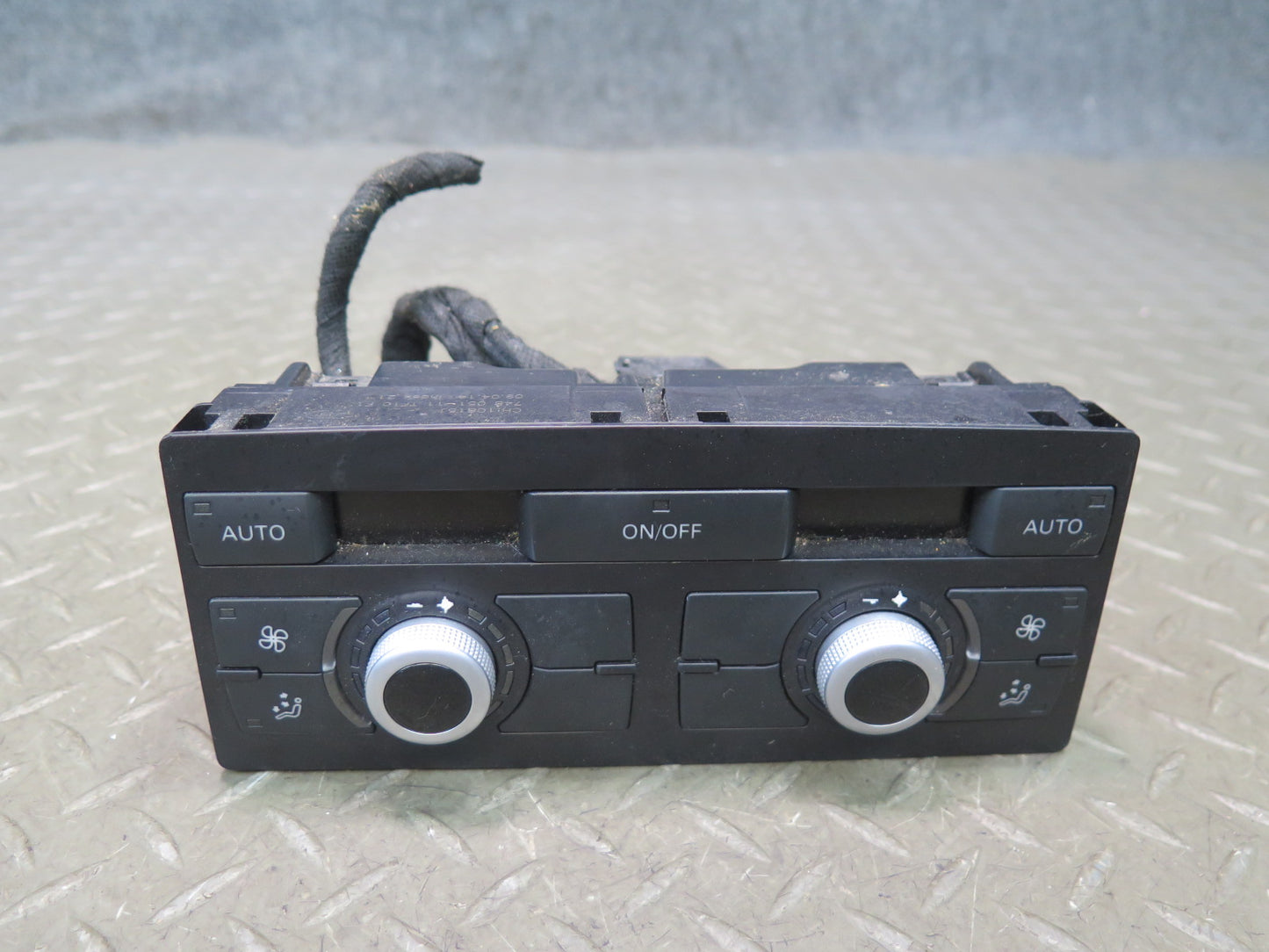 10-15 Audi 4L Q7 Rear A/C Heater Climate Control Switch 4L0919158AD OEM
