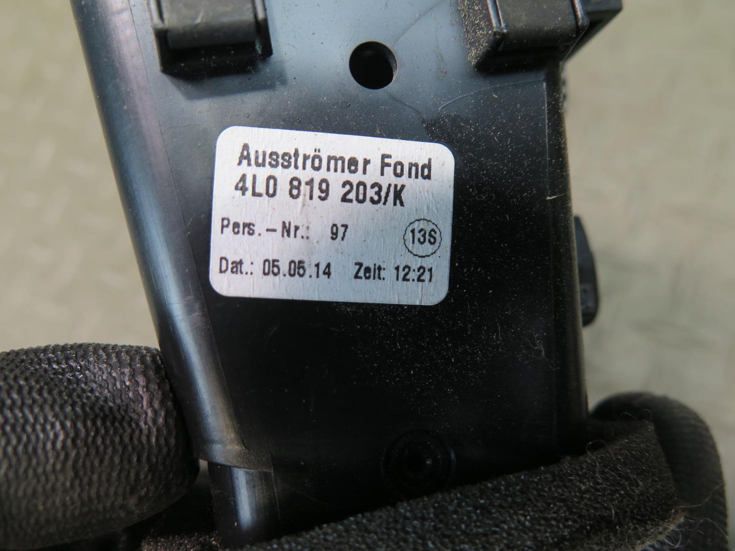 07-15 Audi Q7 4L Rear Center Console A/C Heater Air Vent 4L0819203 OEM