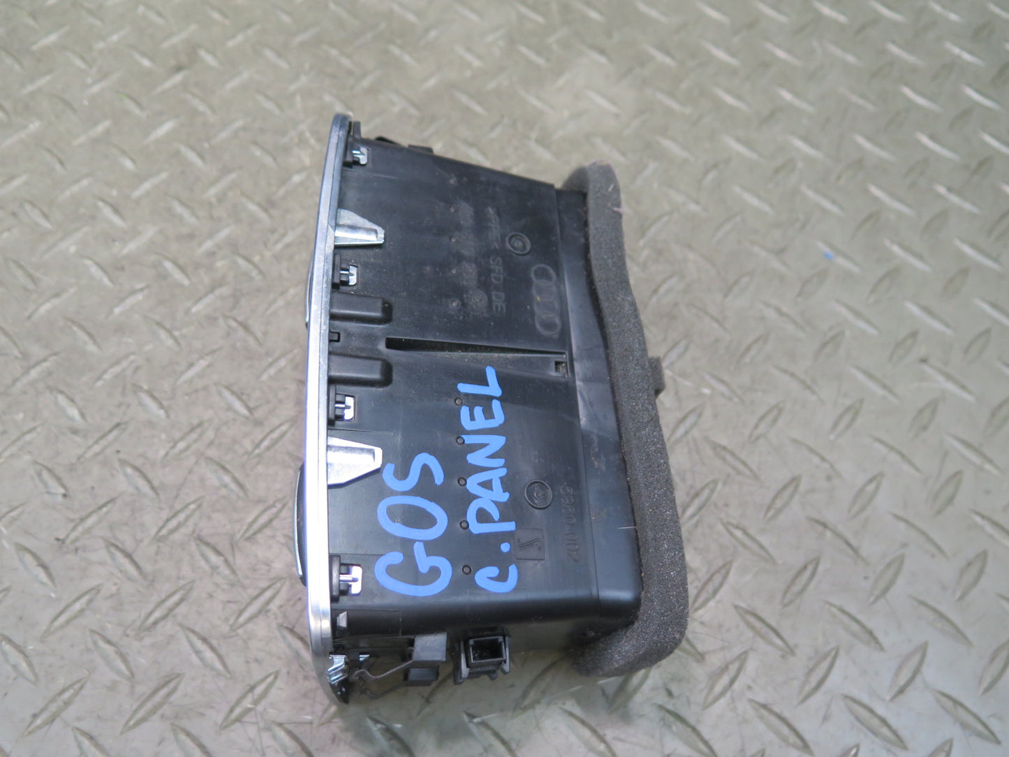 07-15 Audi Q7 4L Rear Center Console A/C Heater Air Vent 4L0819203 OEM