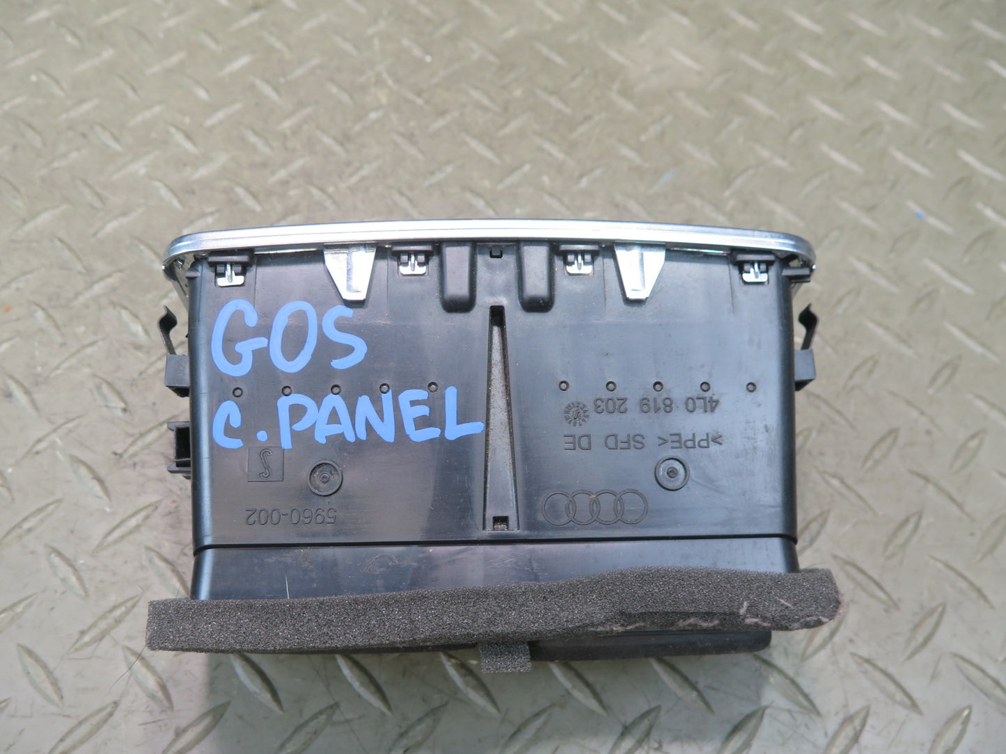 07-15 Audi Q7 4L Rear Center Console A/C Heater Air Vent 4L0819203 OEM