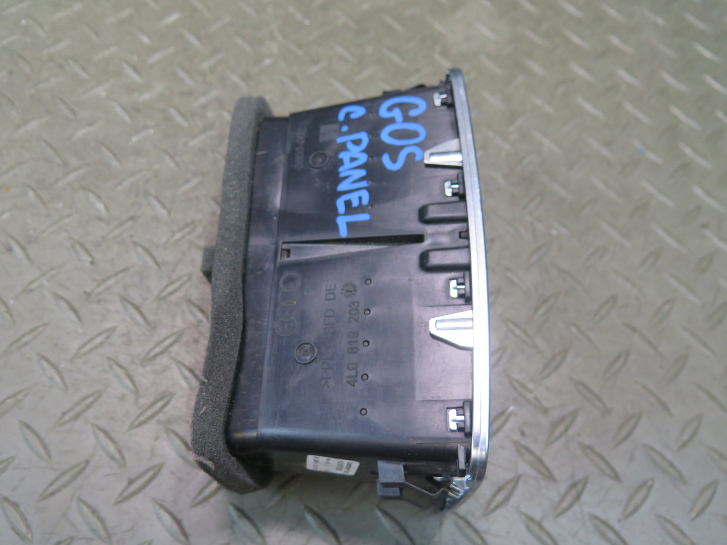 07-15 Audi Q7 4L Rear Center Console A/C Heater Air Vent 4L0819203 OEM
