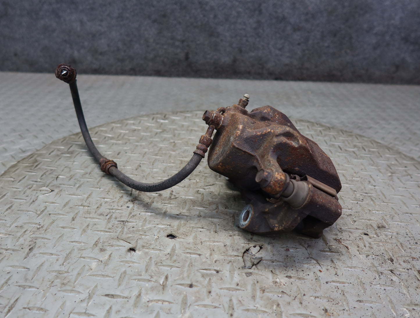 84-89 Nissan Z31 300ZX Set of 2 Front Left & Right Brake Caliper OEM