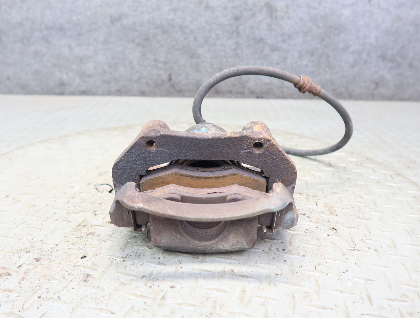 84-89 Nissan Z31 300ZX Set of 2 Front Left & Right Brake Caliper OEM