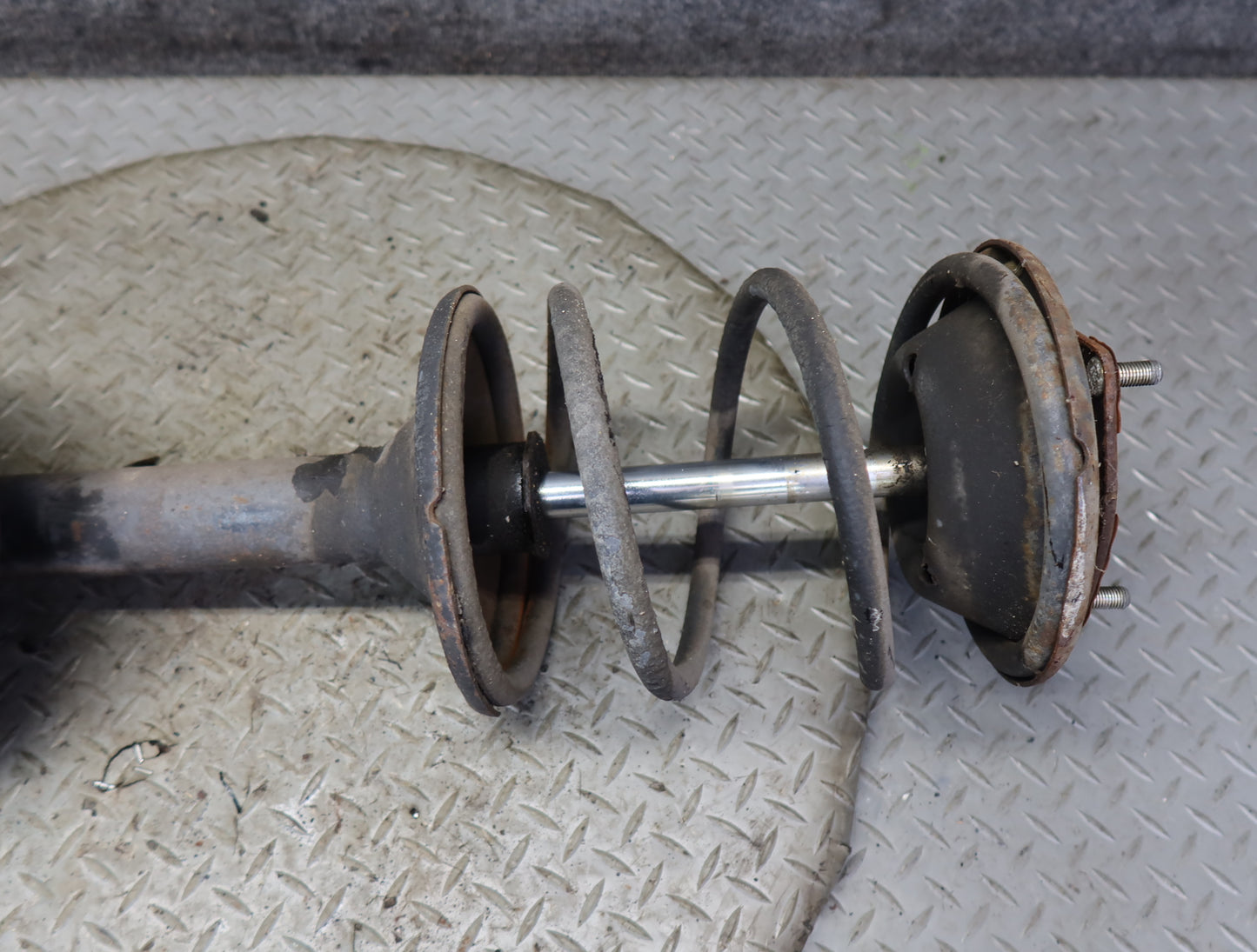 84-86 Nissan Z31 300ZX NA Front Left Spindle Knuckle Wheel Hub Strut Rotor OEM