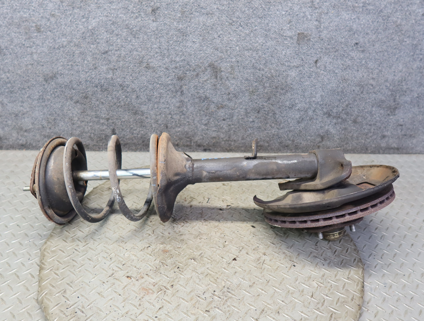 84-86 Nissan Z31 300ZX NA Front Left Spindle Knuckle Wheel Hub Strut Rotor OEM