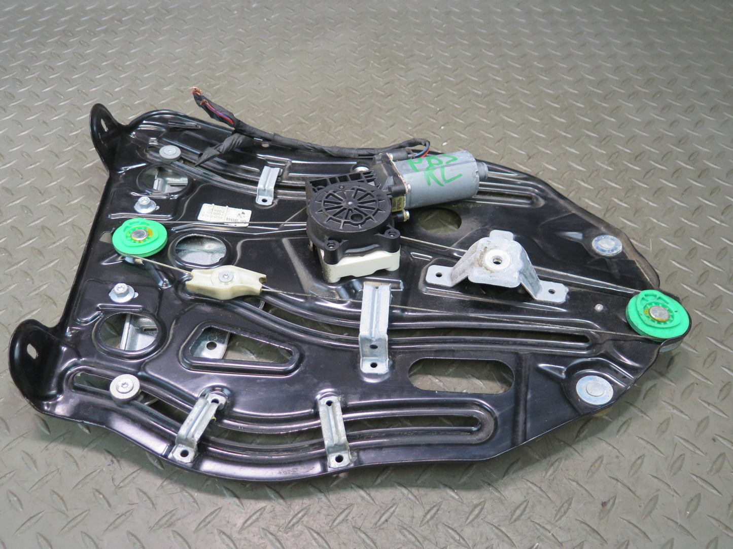 2006-2010 BMW E64 M6 Convertible Rear Left Quarter Window Regulator W/ Motor
