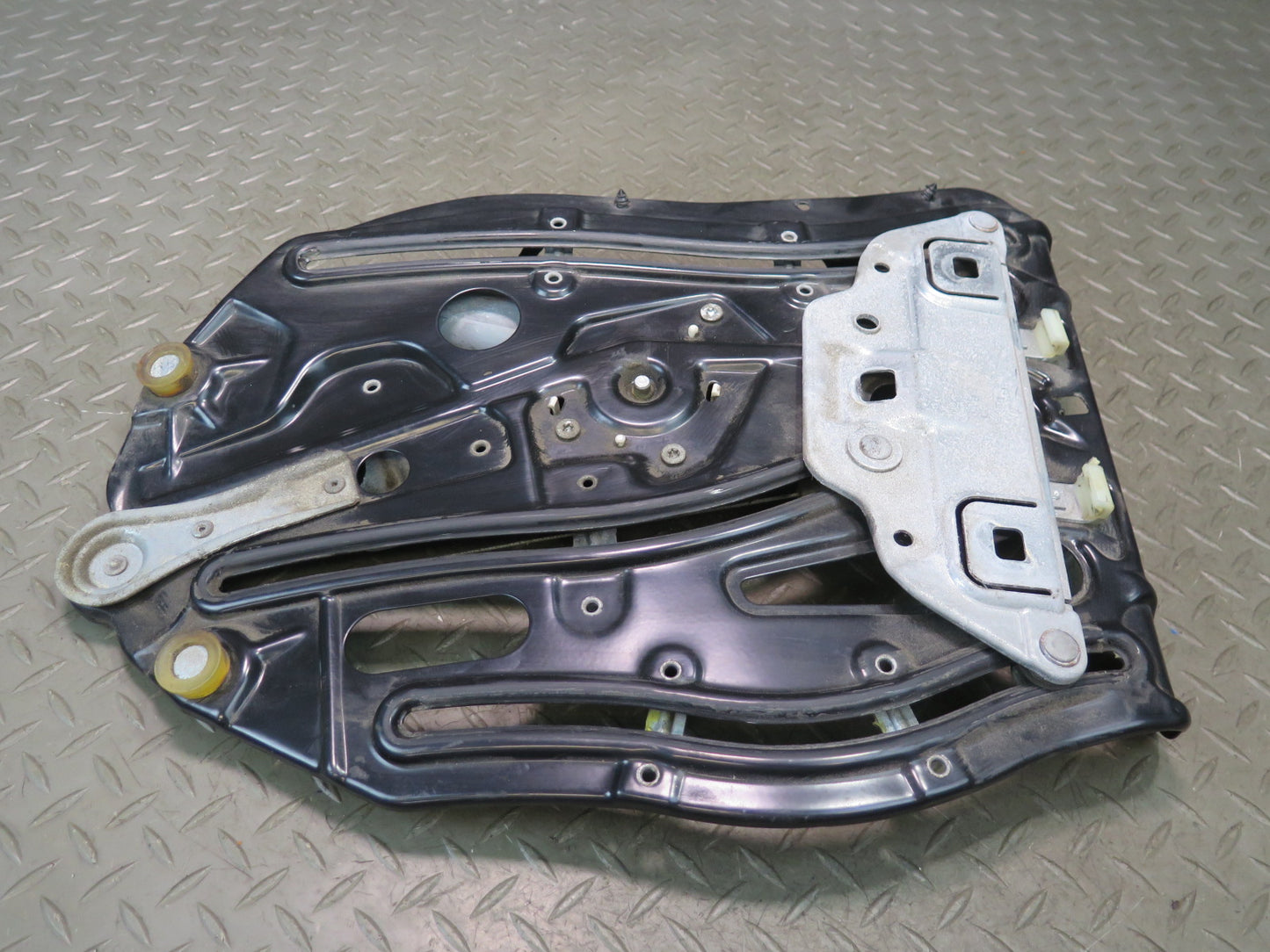 2006-2010 BMW E64 M6 Convertible Rear Left Quarter Window Regulator W/ Motor