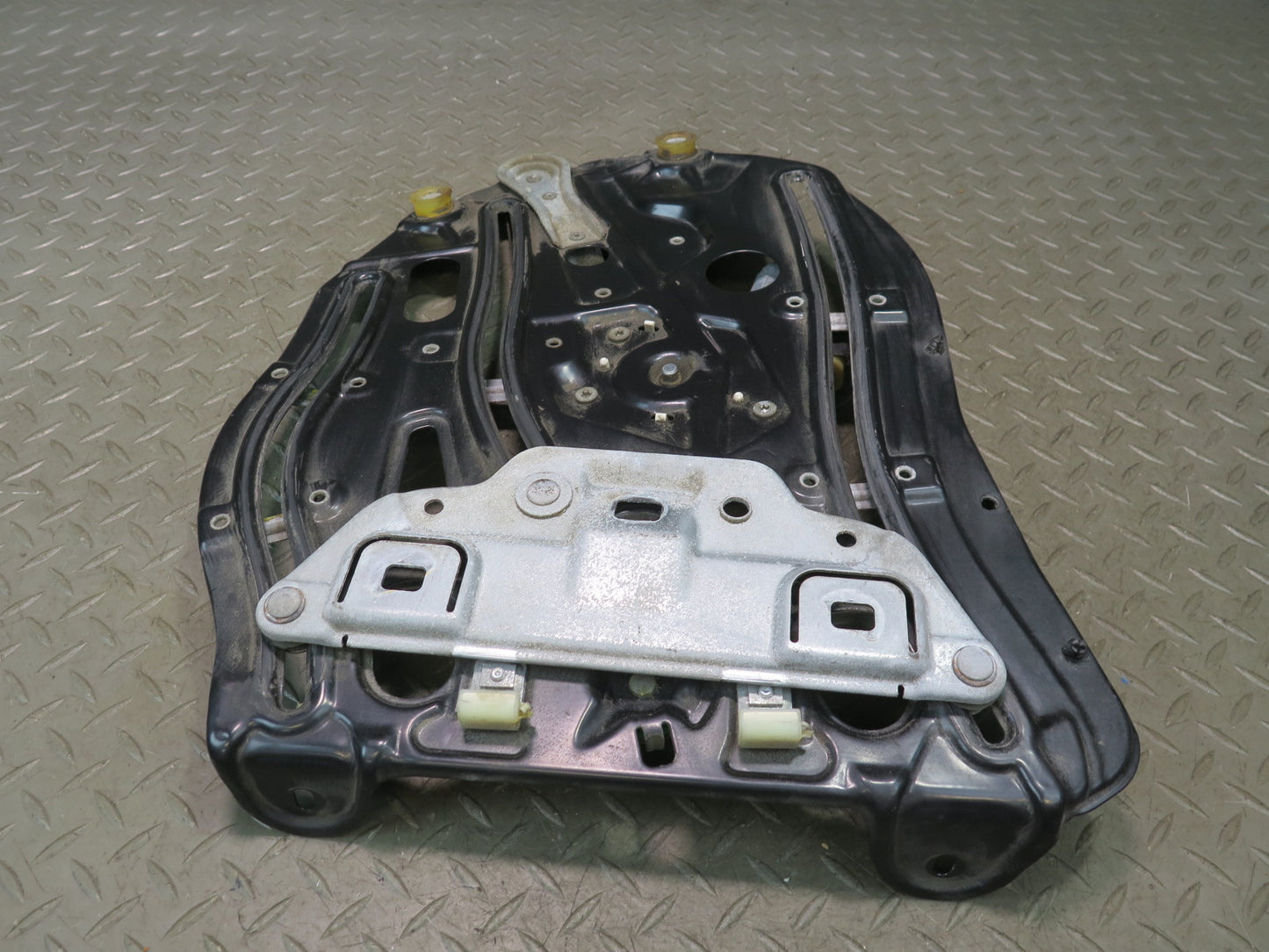 2006-2010 BMW E64 M6 Convertible Rear Left Quarter Window Regulator W/ Motor