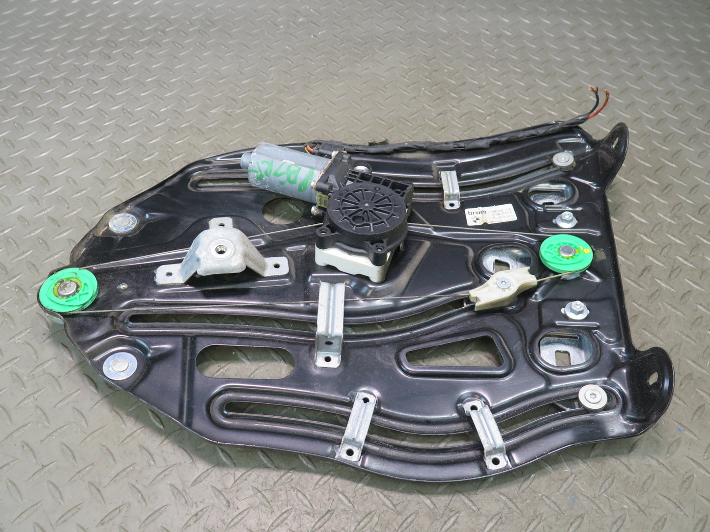 2006-2010 BMW E64 M6 Convertible Rear Right Quarter Window Regulator w Motor