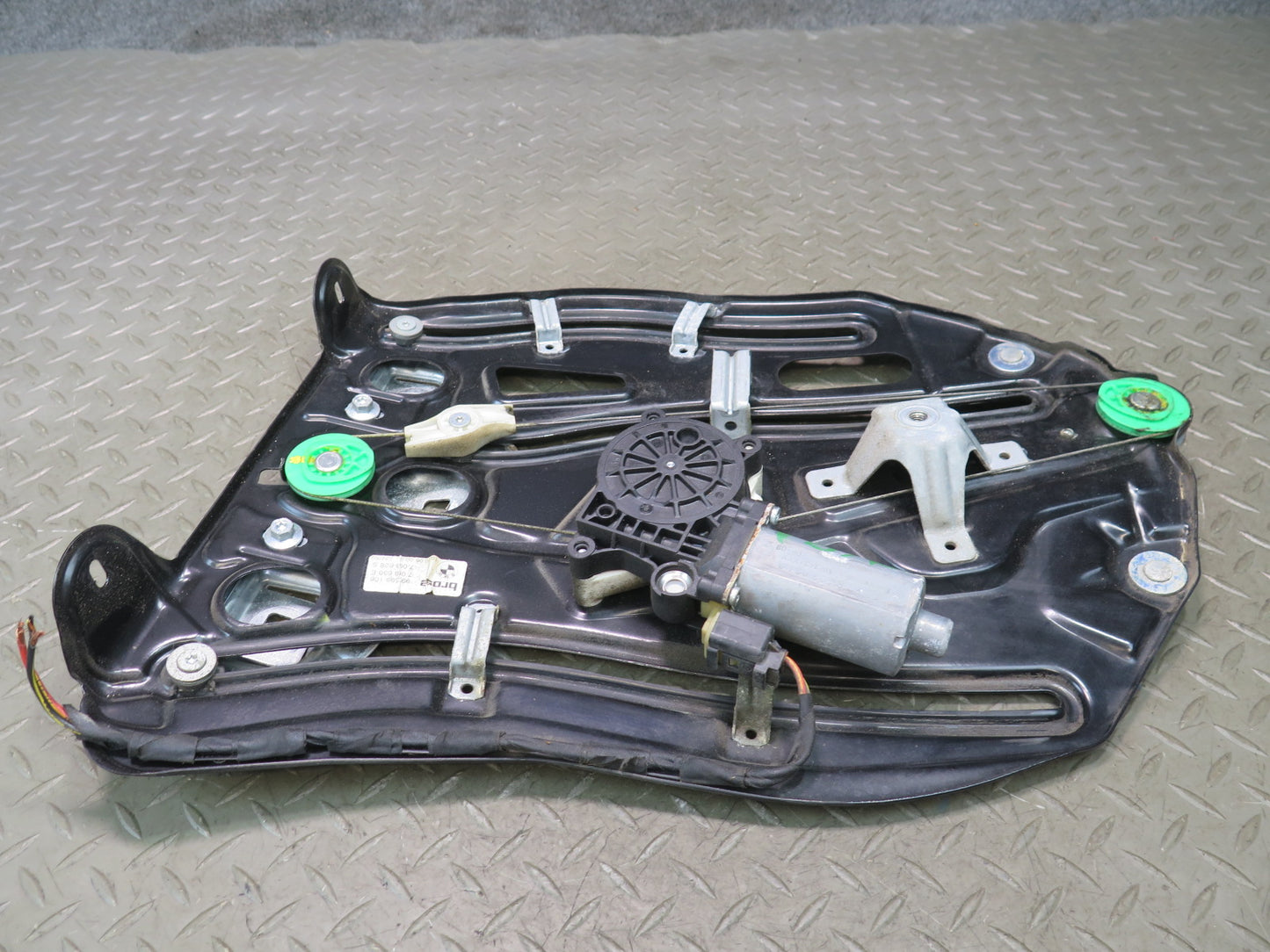 2006-2010 BMW E64 M6 Convertible Rear Right Quarter Window Regulator w Motor