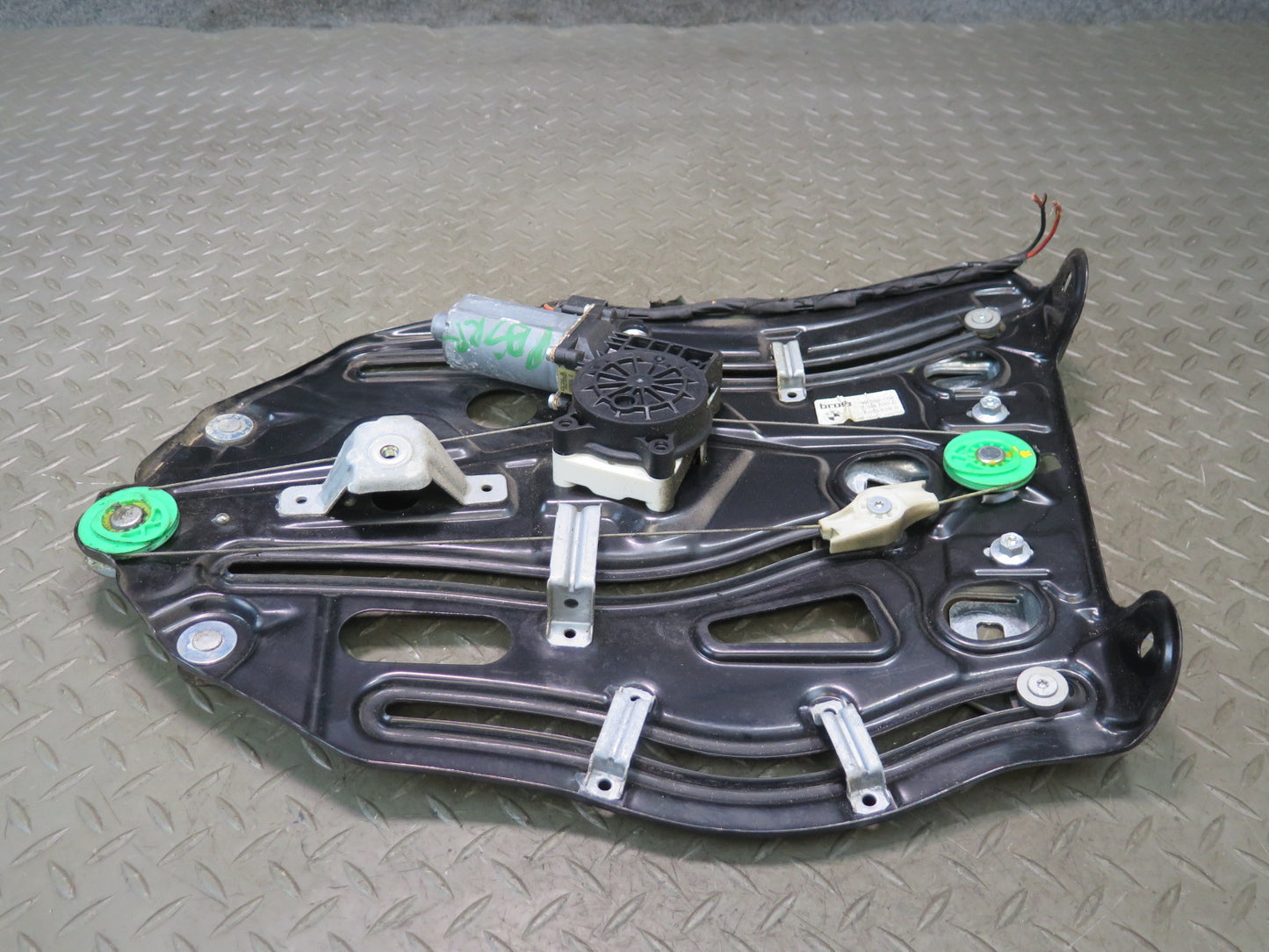 2006-2010 BMW E64 M6 Convertible Rear Right Quarter Window Regulator w Motor