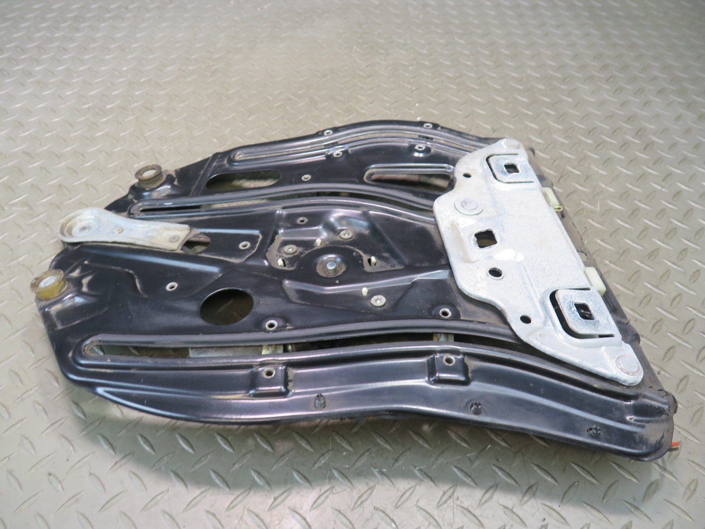 2006-2010 BMW E64 M6 Convertible Rear Right Quarter Window Regulator w Motor