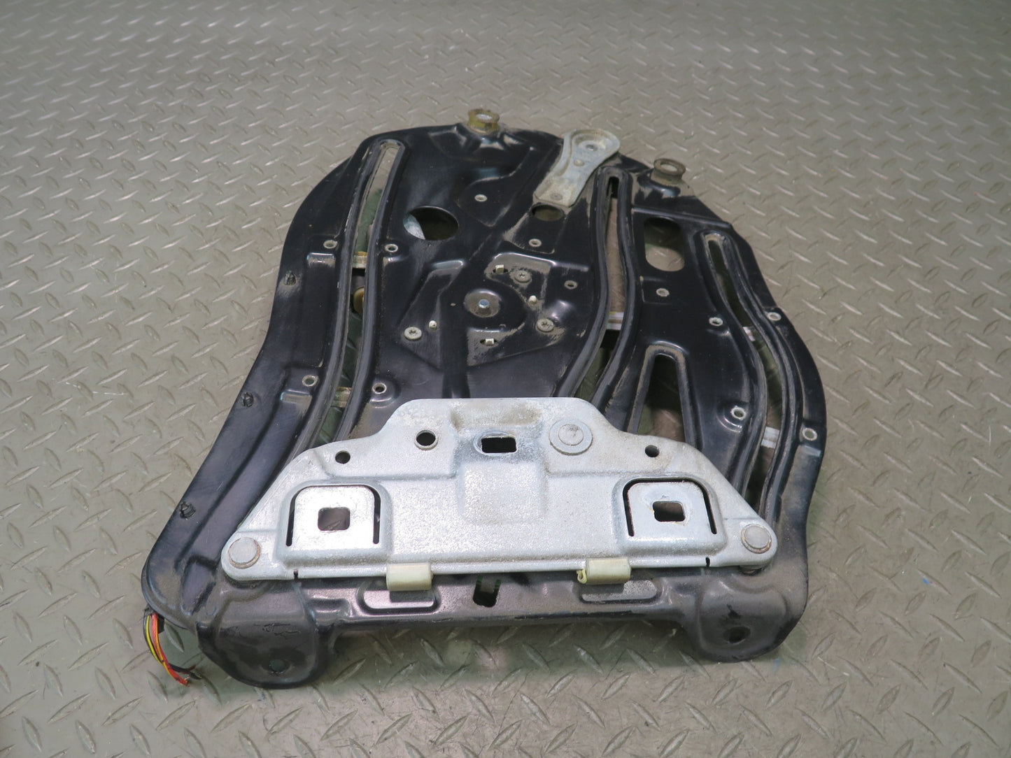 2006-2010 BMW E64 M6 Convertible Rear Right Quarter Window Regulator w Motor
