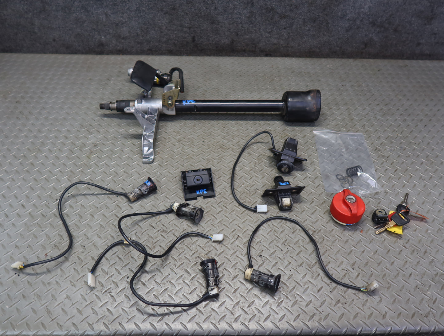 1985 Porsche 928 S Steering Column Ignition Door Glove Box Cylinder Lock KEY Set