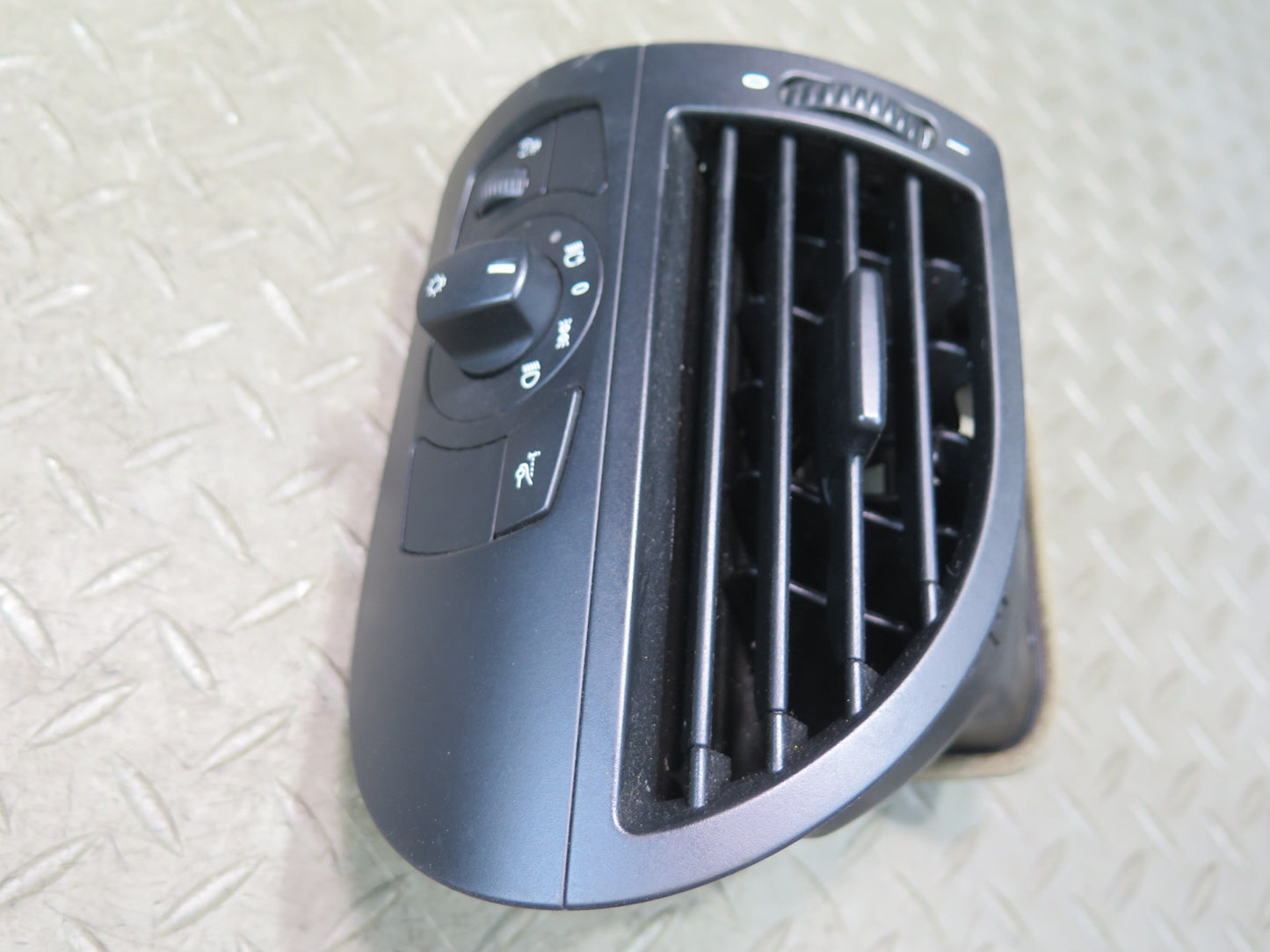 06-10 BMW E64 E63 M6 Dash Front Left & Right A/C Air Vent w Headlight Switch Set