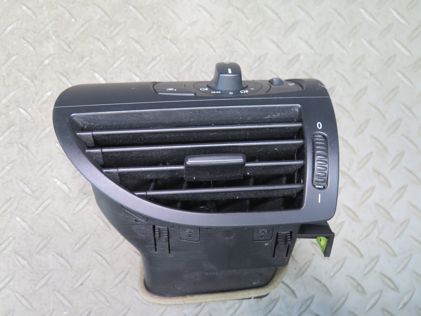 06-10 BMW E64 E63 M6 Dash Front Left & Right A/C Air Vent w Headlight Switch Set