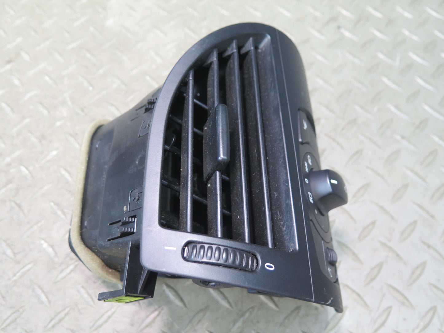 06-10 BMW E64 E63 M6 Dash Front Left & Right A/C Air Vent w Headlight Switch Set