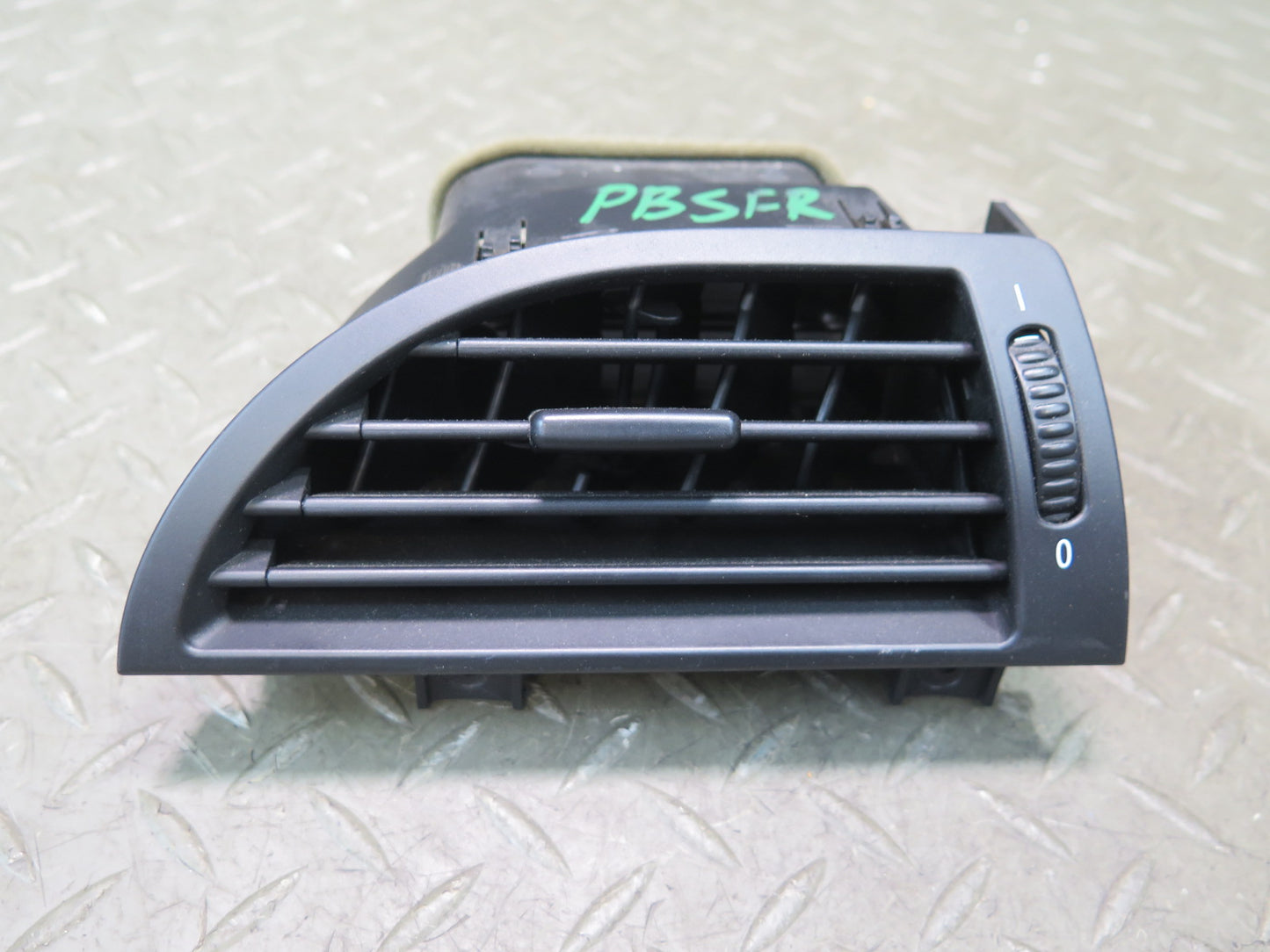 06-10 BMW E64 E63 M6 Dash Front Left & Right A/C Air Vent w Headlight Switch Set