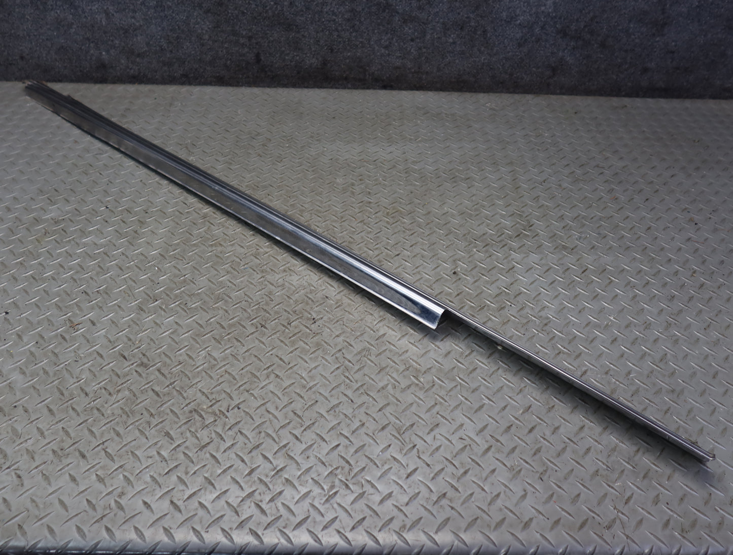 86-89 Mercedes R107 560SL Left & Right Door Sill Scuff Plate Trim Set OEM