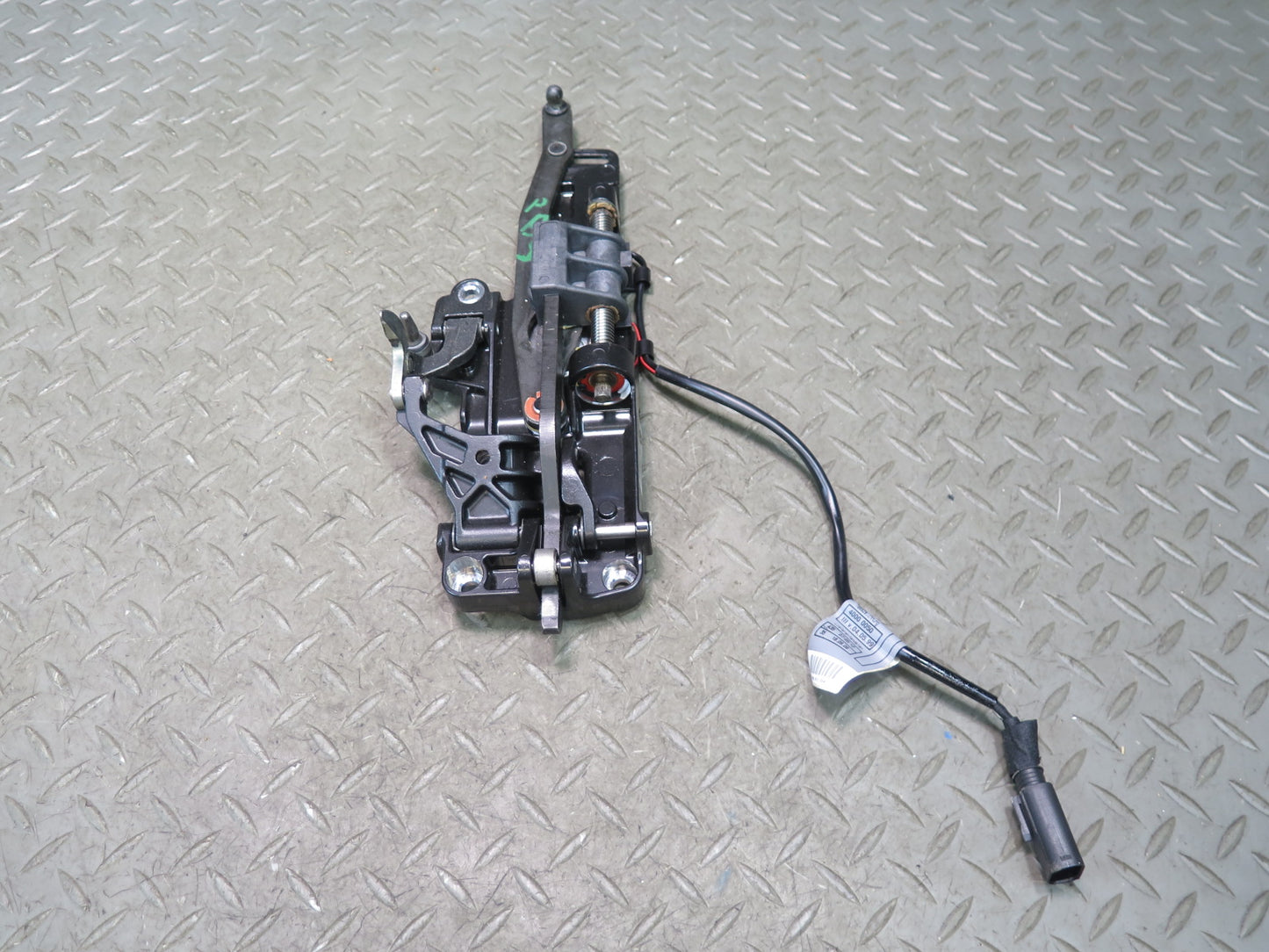 2007-2010 BMW E64 M6 Convertible Rear Left & Right Lock Latch Actuator Set of 2
