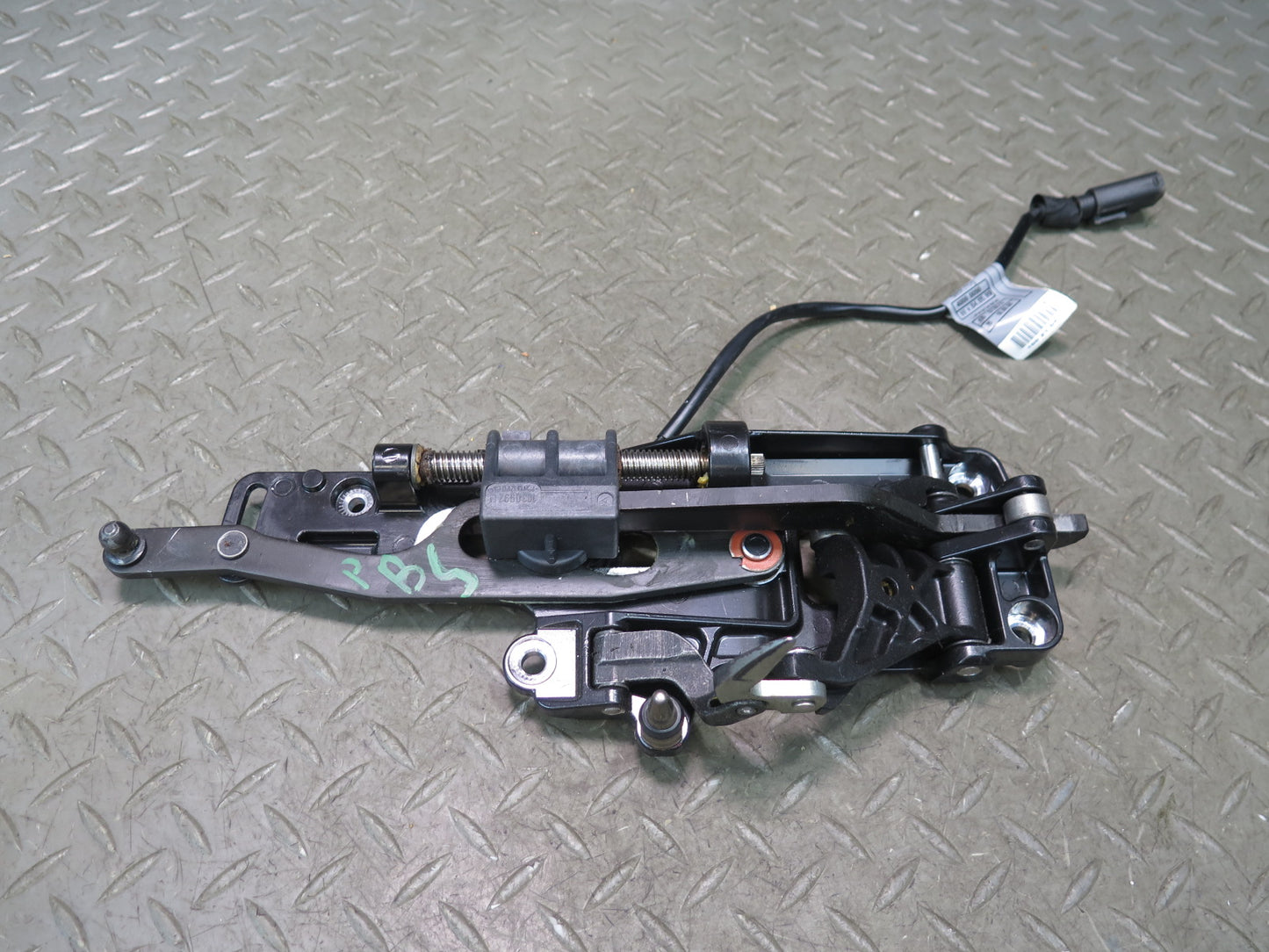 2007-2010 BMW E64 M6 Convertible Rear Left & Right Lock Latch Actuator Set of 2