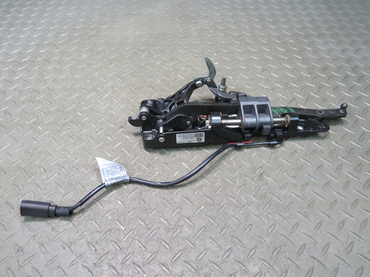2007-2010 BMW E64 M6 Convertible Rear Left & Right Lock Latch Actuator Set of 2