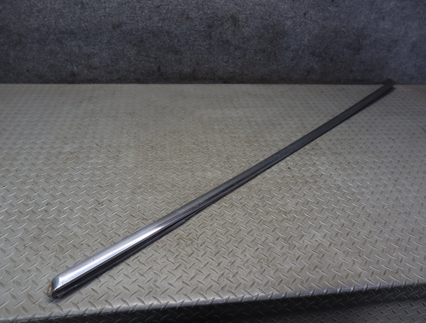 86-89 Mercedes R107 560SL Right Rocker Lower Chrome Molding OEM