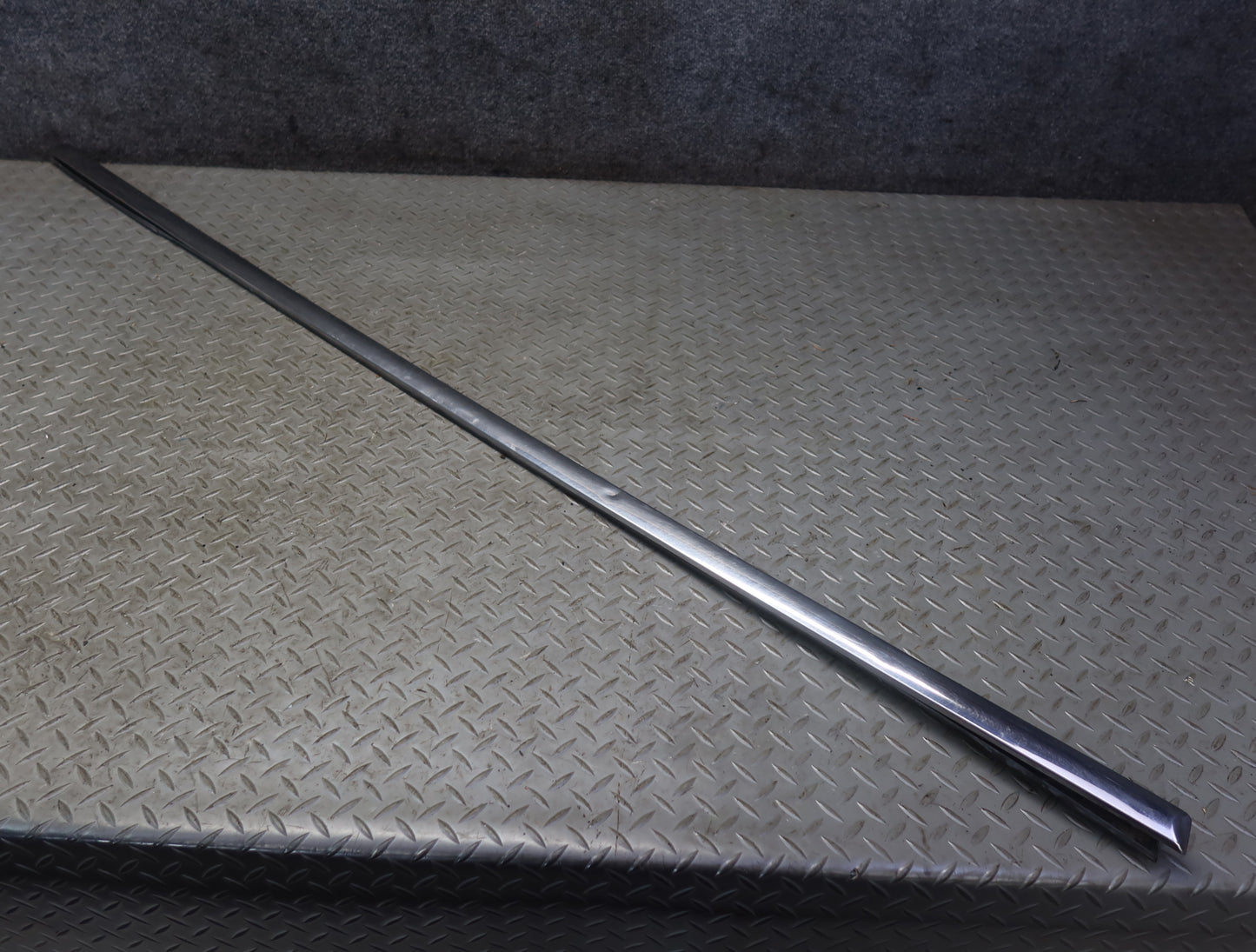 86-89 Mercedes R107 560SL Right Rocker Lower Chrome Molding OEM