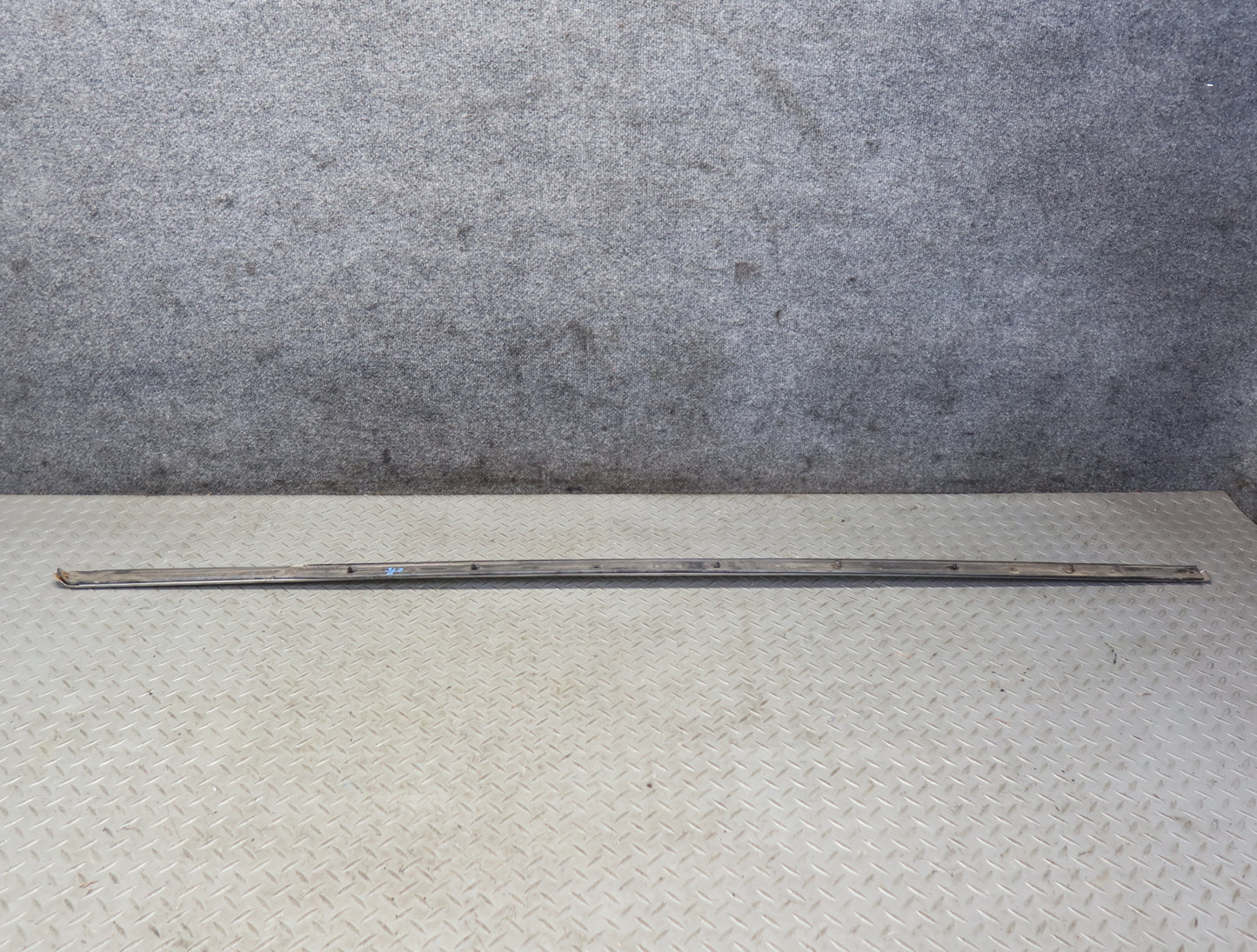 86-89 Mercedes R107 560SL Right Rocker Lower Chrome Molding OEM