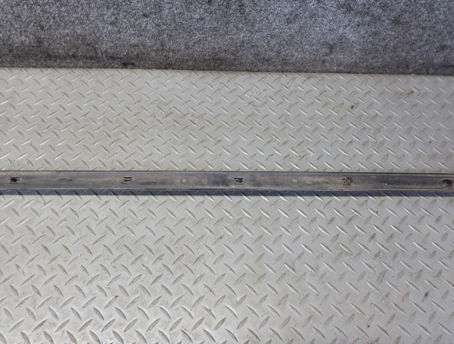86-89 Mercedes R107 560SL Right Rocker Lower Chrome Molding OEM