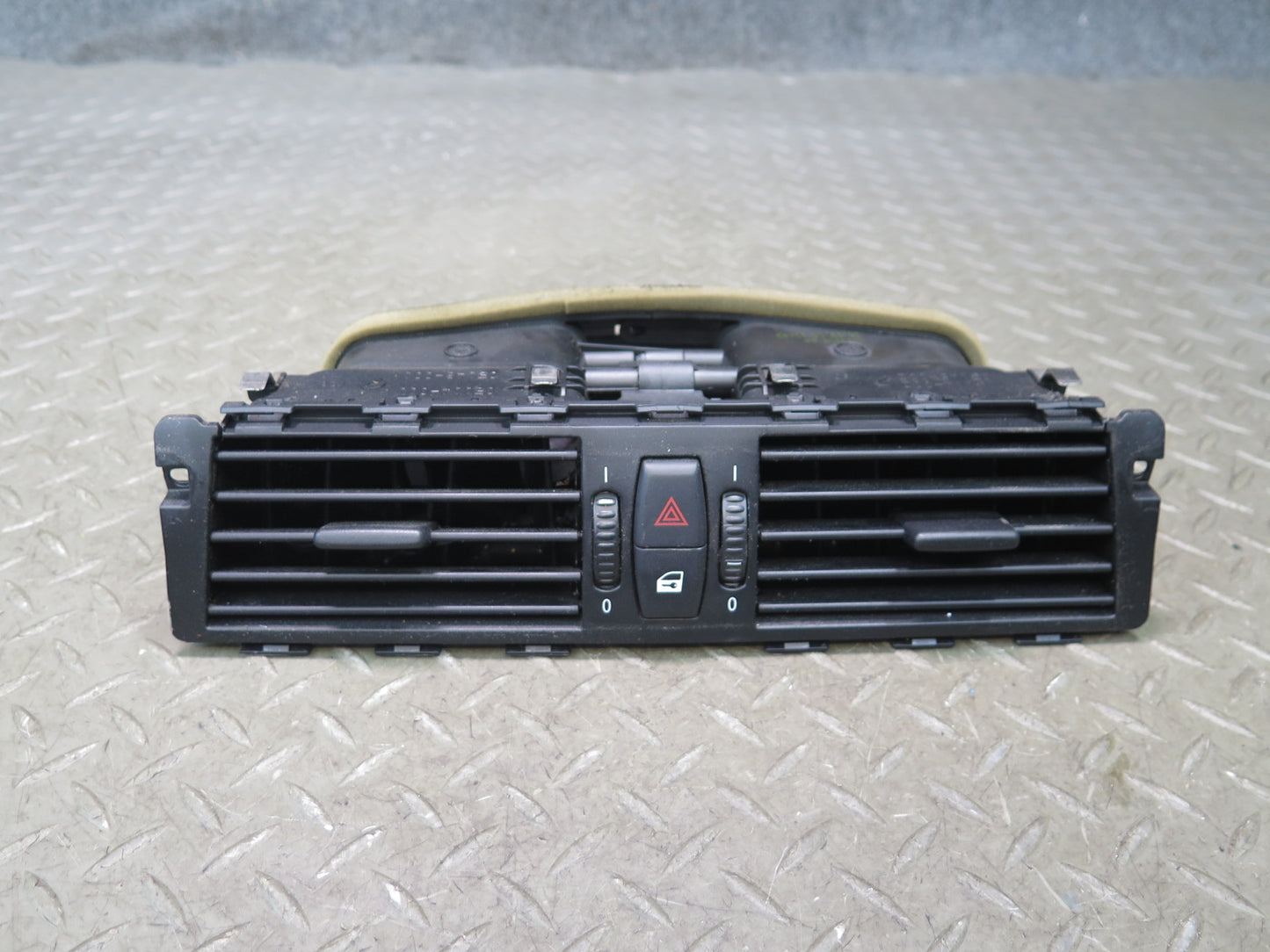 2006-2008 BMW E63 E64 M6 Dash Front Center A/C Air Vent Grille w Switches