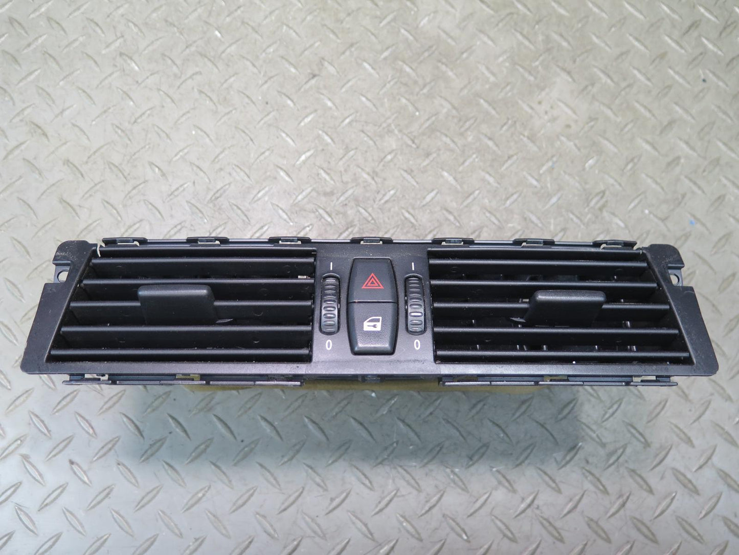 2006-2008 BMW E63 E64 M6 Dash Front Center A/C Air Vent Grille w Switches