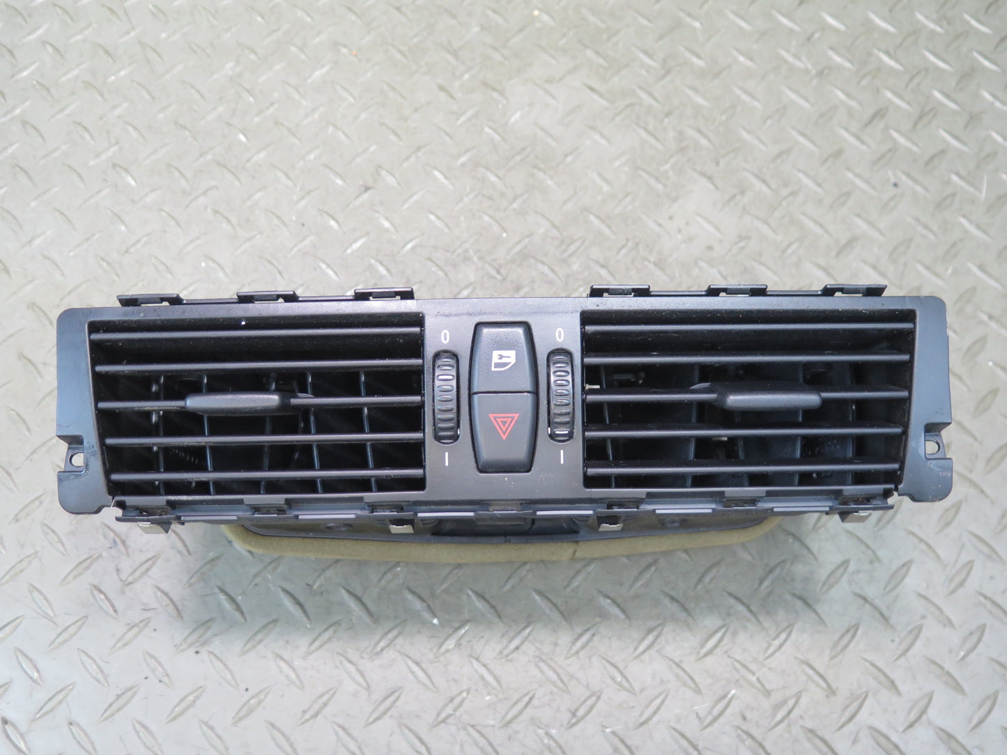 2006-2008 BMW E63 E64 M6 Dash Front Center A/C Air Vent Grille w Switches